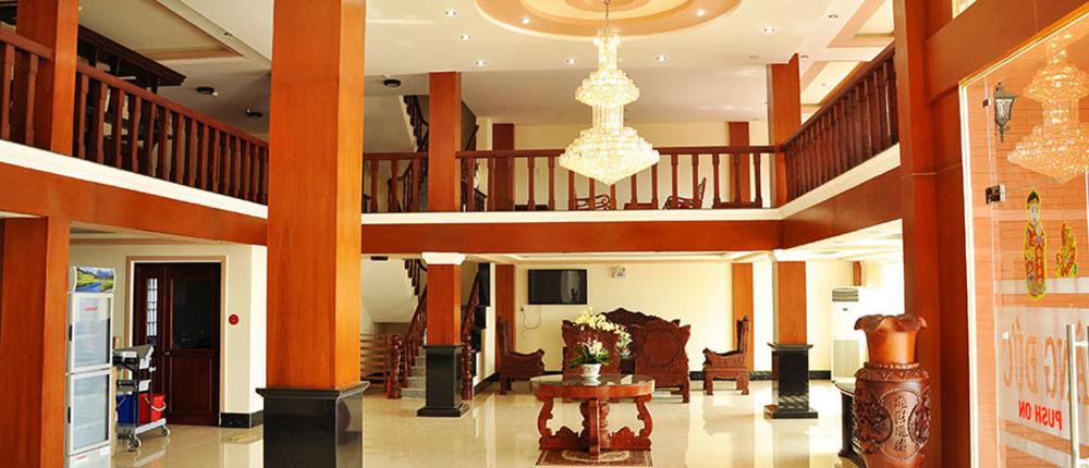 Hoang Duc Hotel Chau Doc Buitenkant foto