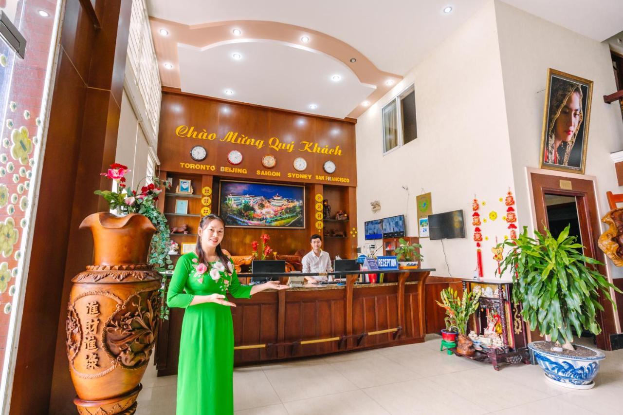 Hoang Duc Hotel Chau Doc Buitenkant foto