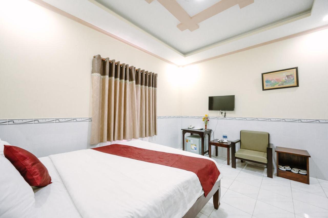 Hoang Duc Hotel Chau Doc Buitenkant foto