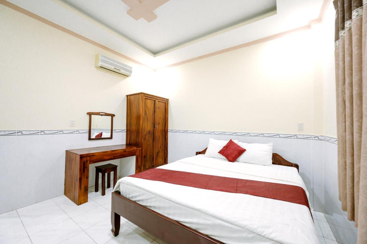 Hoang Duc Hotel Chau Doc Buitenkant foto