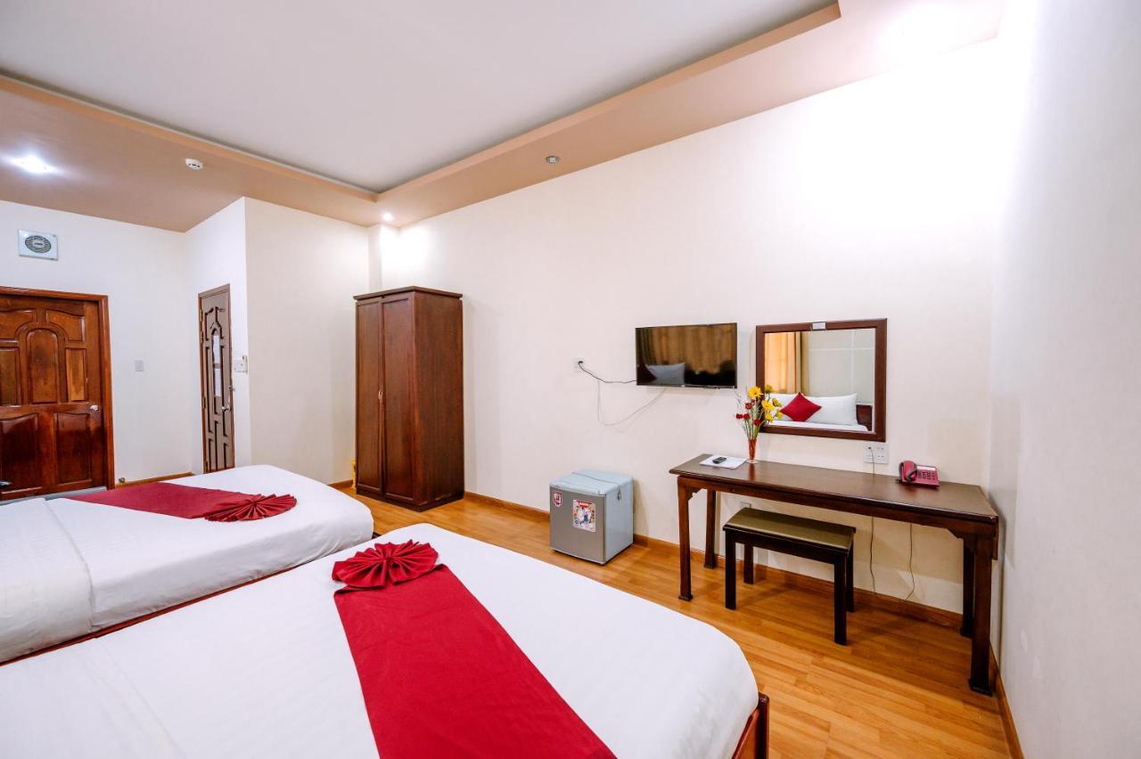 Hoang Duc Hotel Chau Doc Buitenkant foto