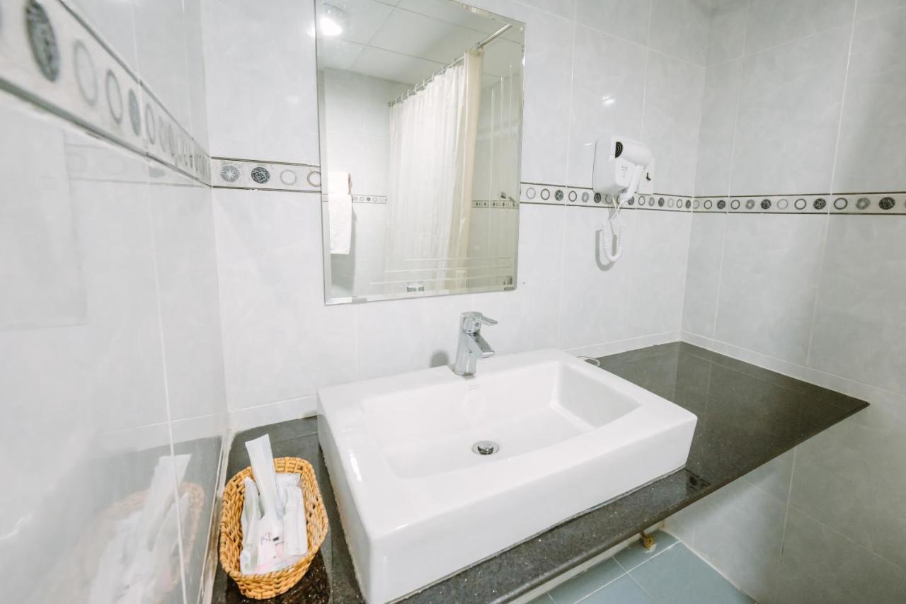 Hoang Duc Hotel Chau Doc Buitenkant foto
